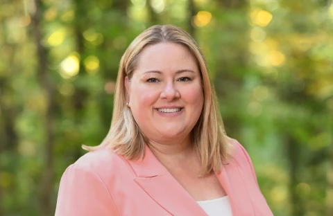 Tiffany-Thompson_3x2-2