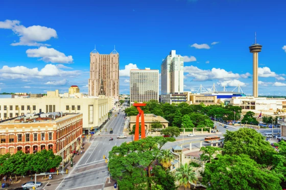 Austin, TX skyline showcasing the vibrant cityscape of the capital of Texas