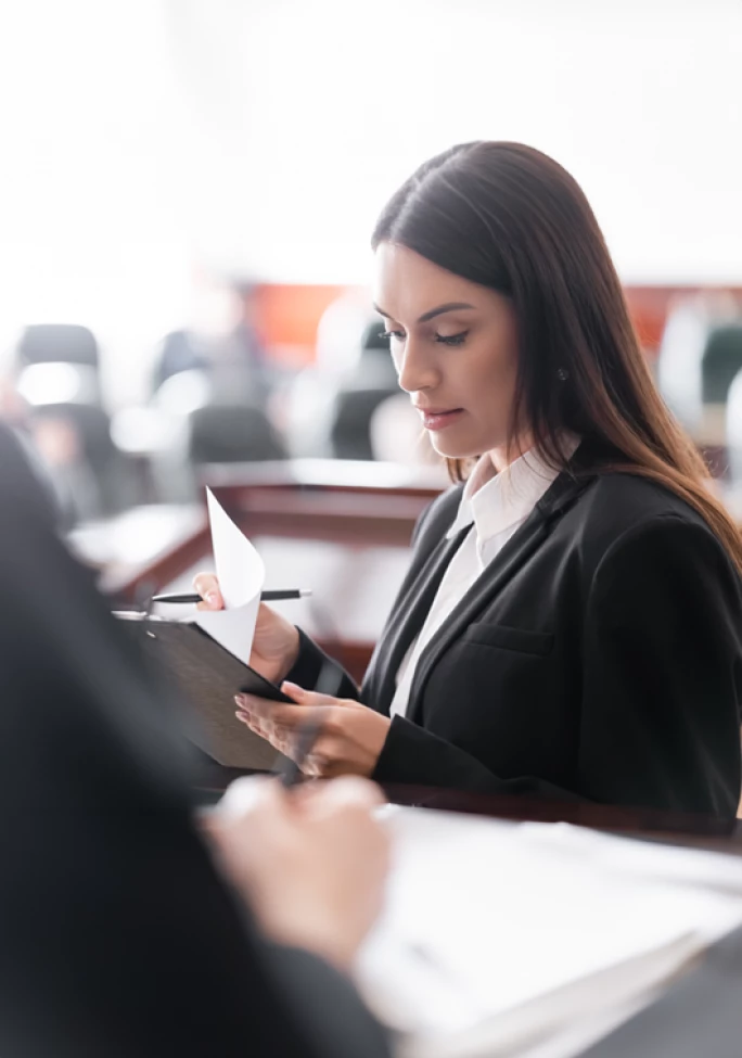 530xx755-Woman-w-Clipboard