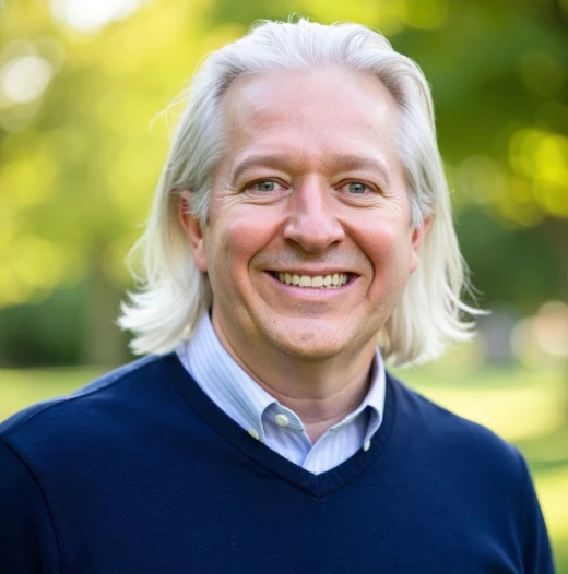 Adam-Bloomberg_3x2_2408