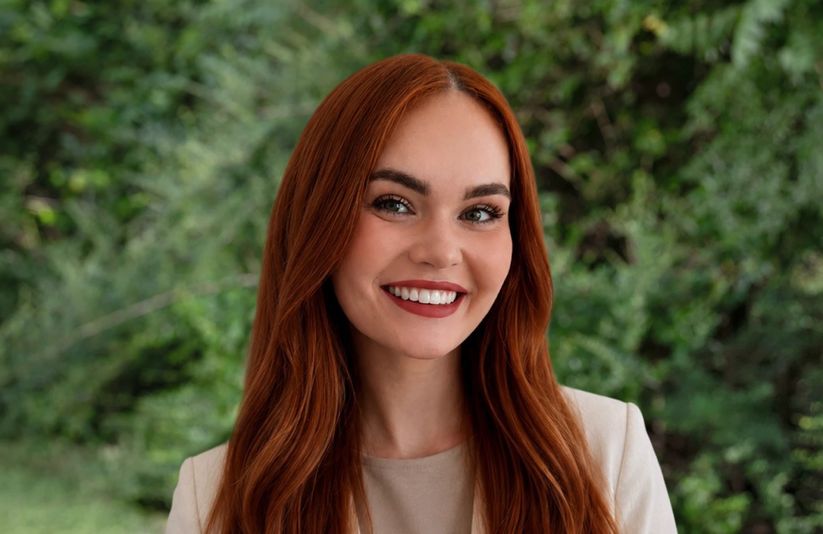 Erica-Evans-Drk-Grn-BG_3x2