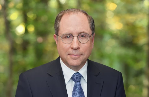 Bruce-Isaacson-Light-Grn-BG_3x2