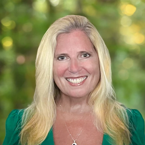 Susan-deHoll_3x2-2