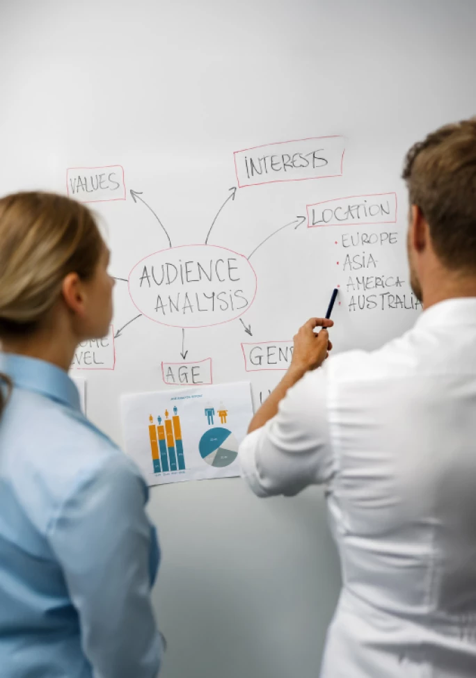 SM-10-Tips-for-a-Winning-Customer-Segmentation-Strategy_2508-03 (1)