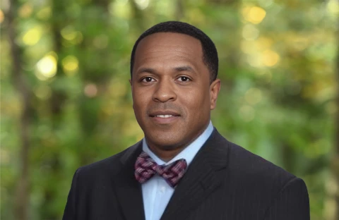 Mike-Vandyke-Light-Grn-BG_3x2