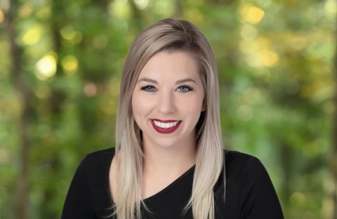 Erica-Heard-green-BG_3x2