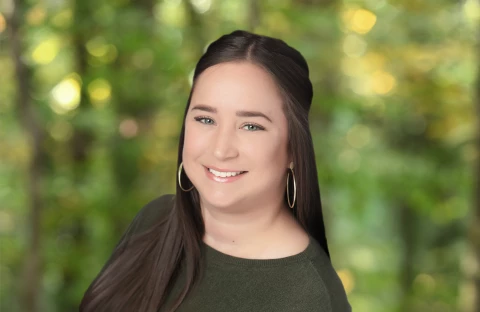 Brittany-Kearney_Background_3x2