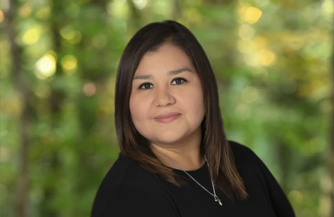 Jennifer-Solis_Green-BG-3x2